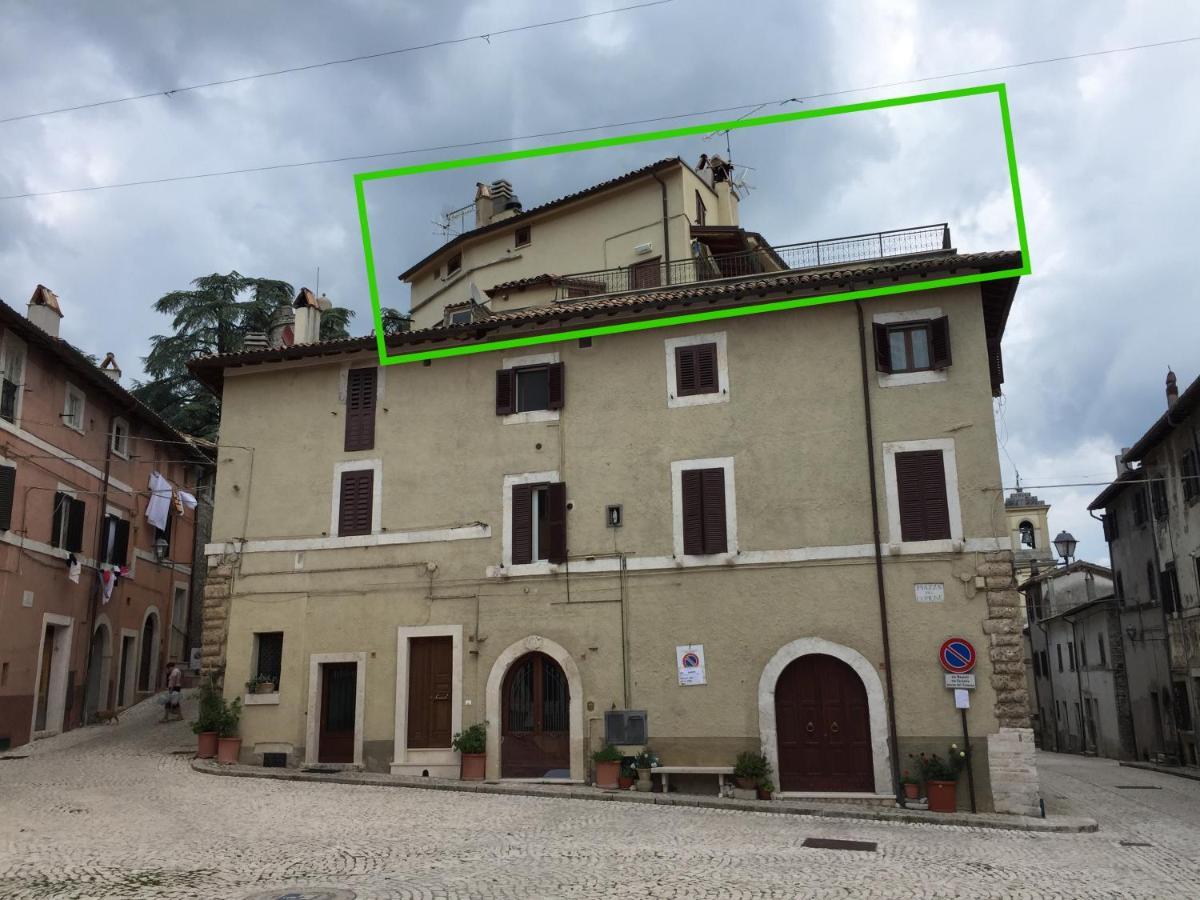 Casa Vacanza La Piazza Orvinio Exterior foto